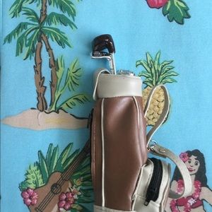 Golf clubs and bag for 18” dolls